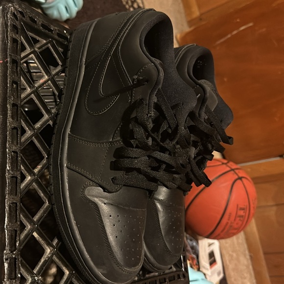 Air Jordan retro 1 low BLACK OUT - Picture 3 of 8